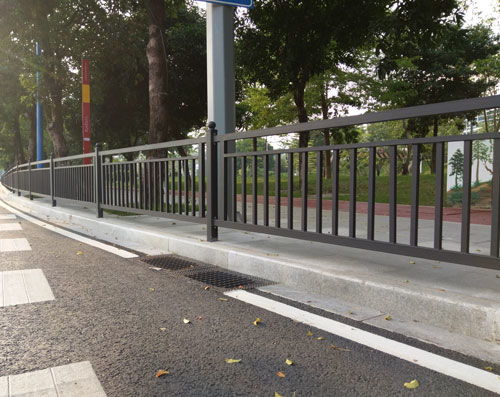 汕頭工廠道路隔離欄與潮州小區人行道圍欄 打造安全有序的場域屏障
